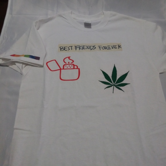 ⏰ HUFFSTUFF- Best Friends t-shirt - Picture 2 of 2